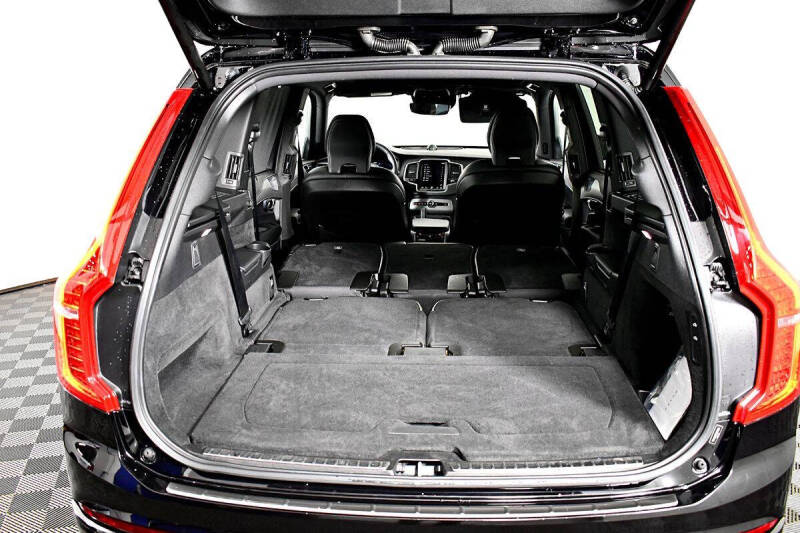 2022 Volvo XC90 Recharge T8 R-Design