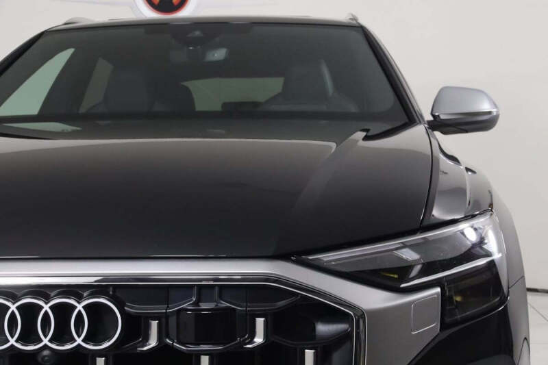 2024 Audi SQ8 4.0T quattro Premium Plus