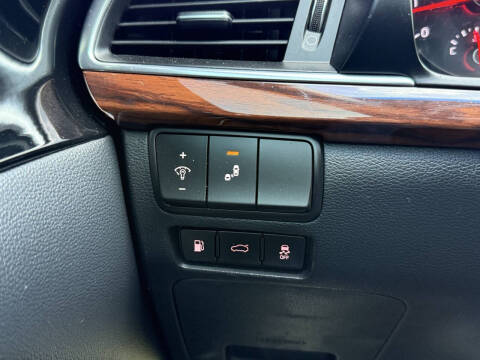 2017 Kia Cadenza Premium