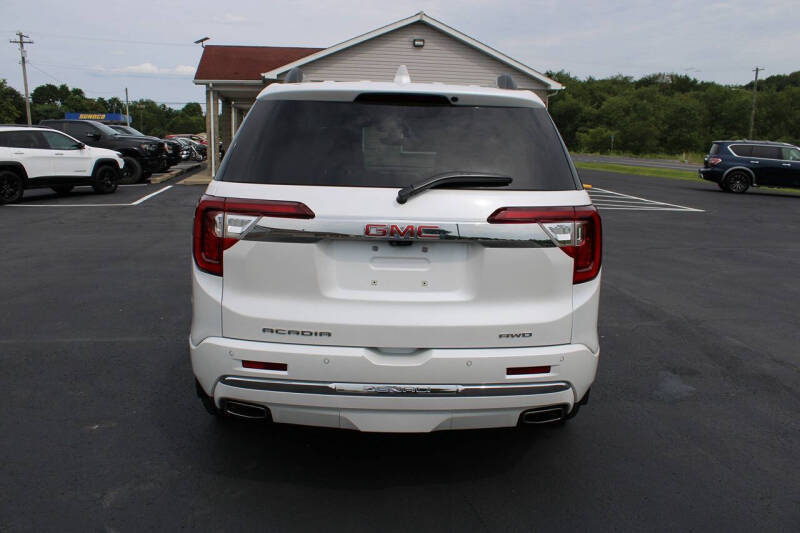 2023 GMC Acadia Denali