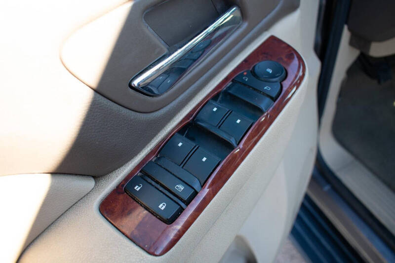 2012 Chevrolet Suburban LS