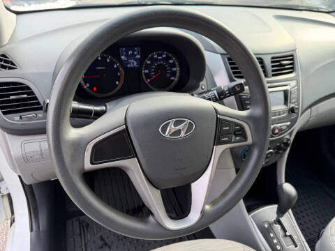 2016 Hyundai Accent SE