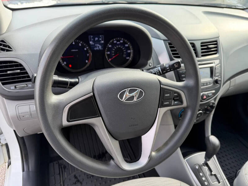 2016 Hyundai Accent SE