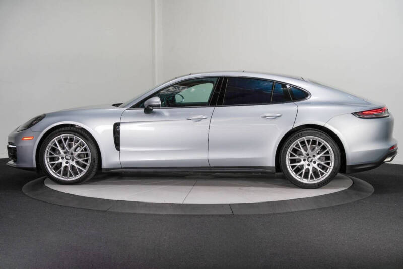 2022 Porsche Panamera Platinum Edition