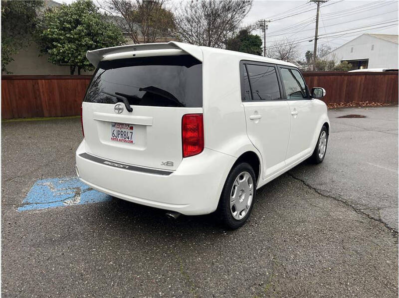 2009 Scion xB