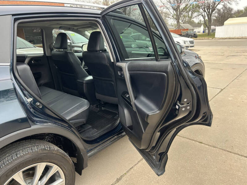 2017 Toyota RAV4 Limited - Photo 29