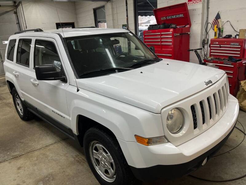 2011 Jeep Patriot for sale at QUINN'S AUTOMOTIVE in Leominster MA
