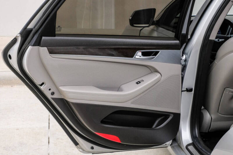 2016 Hyundai Genesis