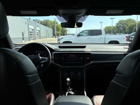 2022 Volkswagen Atlas Cross Sport V6 SEL Premium R-Line 4Motion