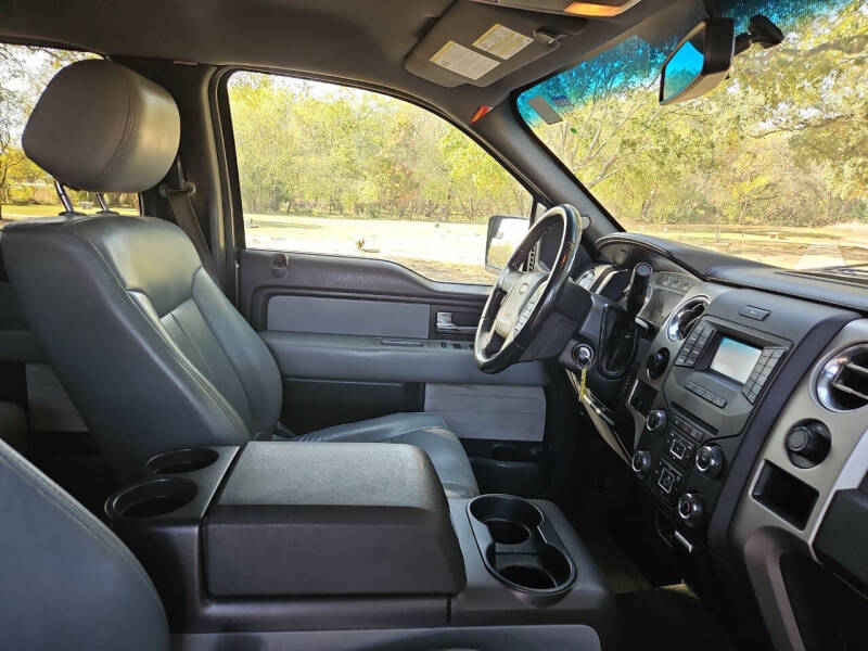 2014 Ford F-150 XLT photo 30