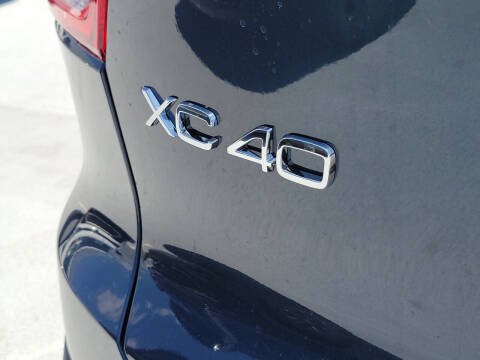 2026 Volvo XC40 B5 Plus