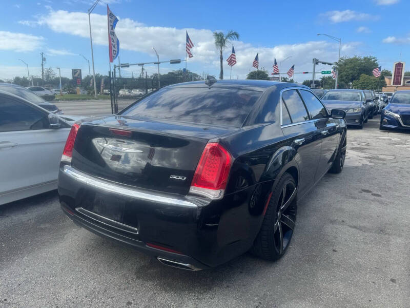 2019 Chrysler 300 Limited photo 5