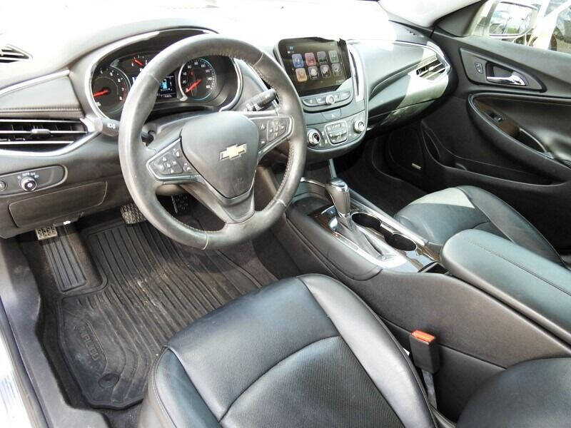 2017 CHEVROLET Malibu Sedan - $17,900
