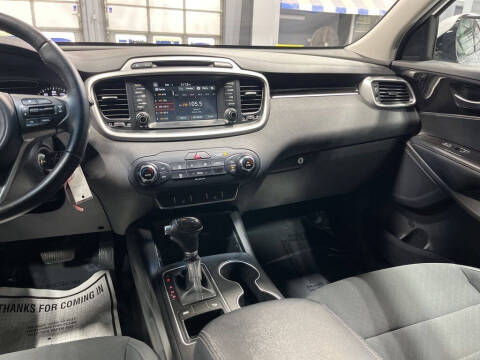 2017 Kia Sorento LX