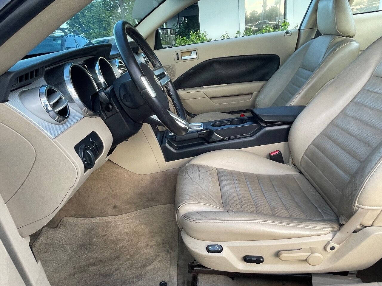 2006 Ford Mustang  - $12,900
