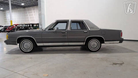 1988 Ford Crown Victoria
