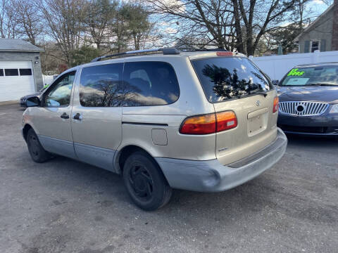 2000 Toyota Sienna LE
