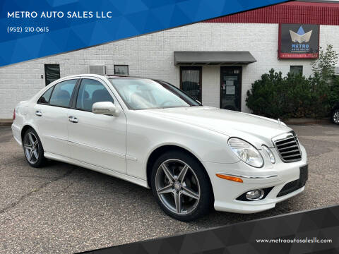 2009 Mercedes-Benz E-Class for sale at METRO AUTO SALES LLC in Lino Lakes MN