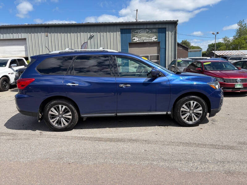 2017 Nissan Pathfinder SV