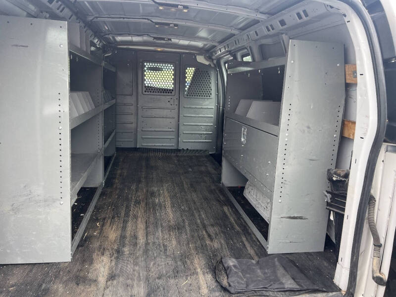 2017 GMC Savana 2500