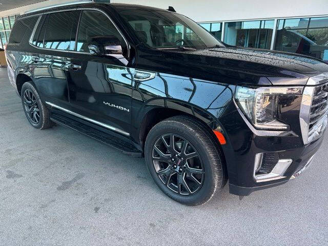 2023 GMC Yukon SLT