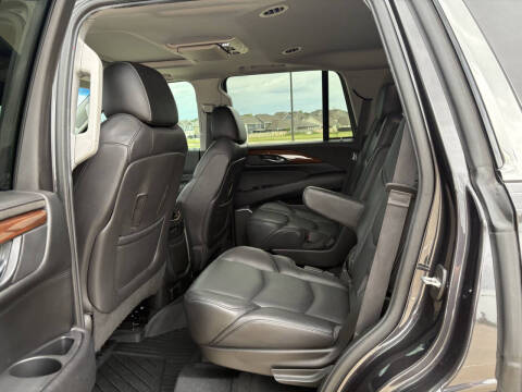 2018 Cadillac Escalade Luxury