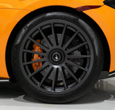 2020 McLaren 620R