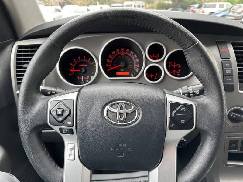 2016 Toyota Sequoia SR5