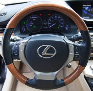 2014 Lexus ES 300h