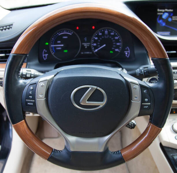 2014 Lexus ES 300h
