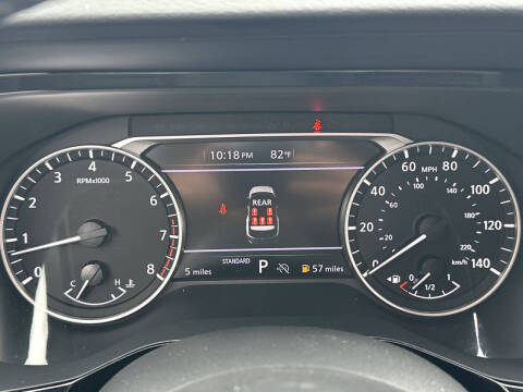 2025 Nissan Pathfinder SV