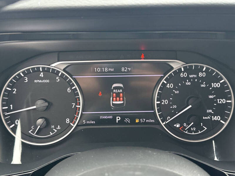 2025 Nissan Pathfinder SV