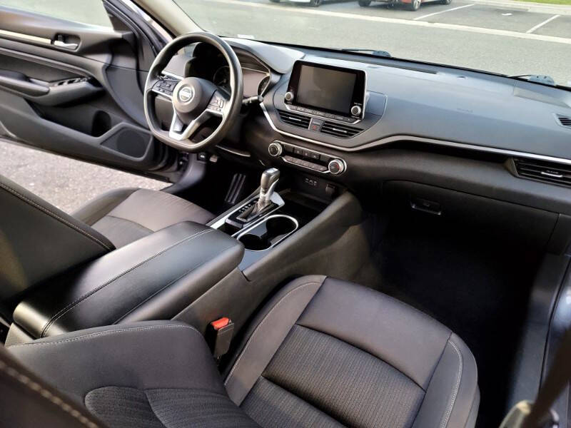 2021 Nissan Altima 2.5 SV