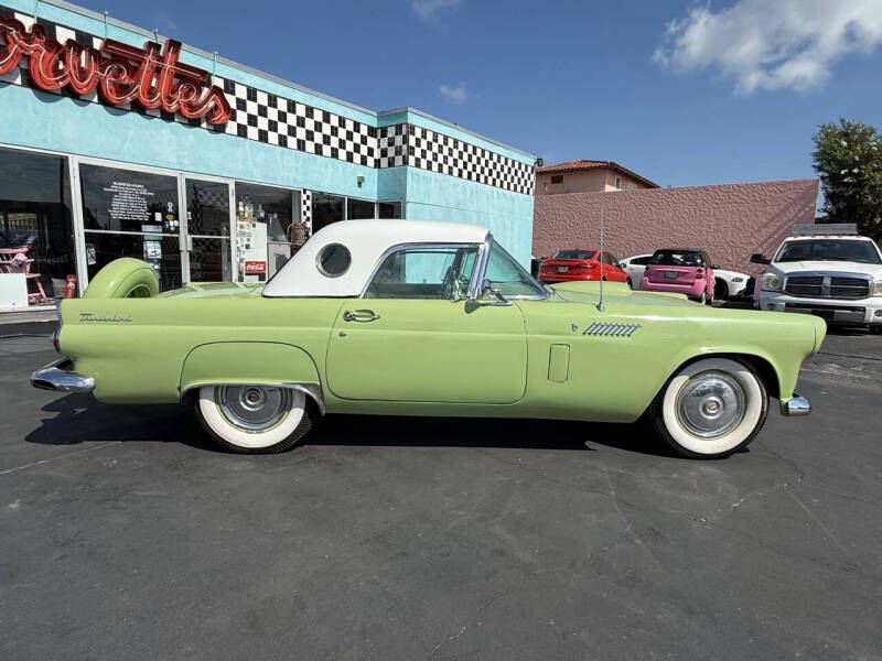 1956 Ford Thunderbird
