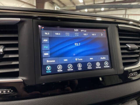 2021 Chrysler Voyager LX