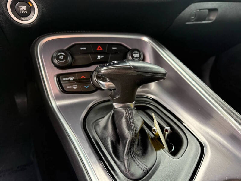 2015 Dodge Challenger SXT