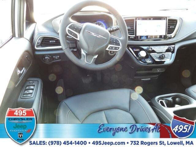 2026 Chrysler Pacifica Select