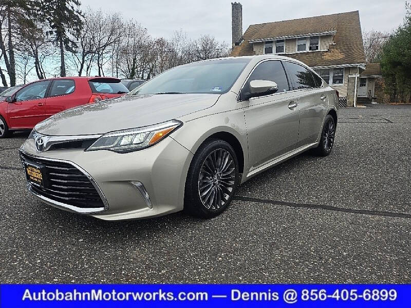 Toyota Avalon's photo