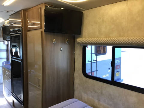 2019 **SUPER REDUCED** Winnebago View 24G / 24ft