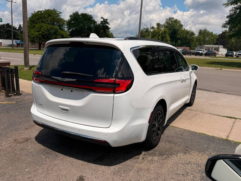 2022 Chrysler Pacifica Touring L