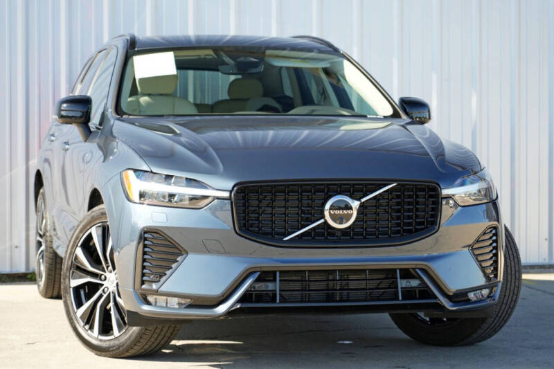 2023 Volvo XC60 B5 Plus Dark Theme