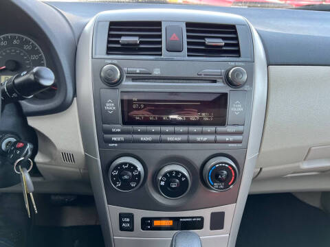 2011 Toyota Corolla LE