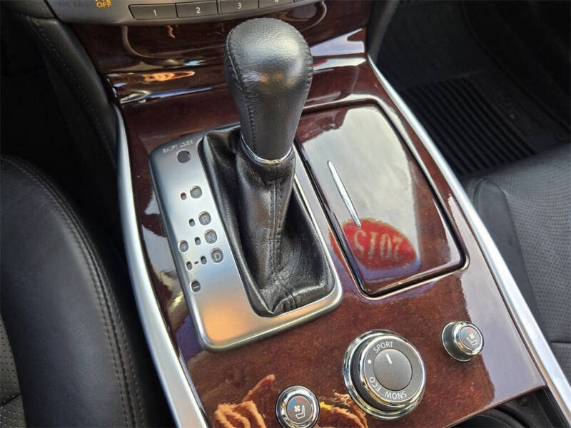 2015 Infiniti Q70 3.7