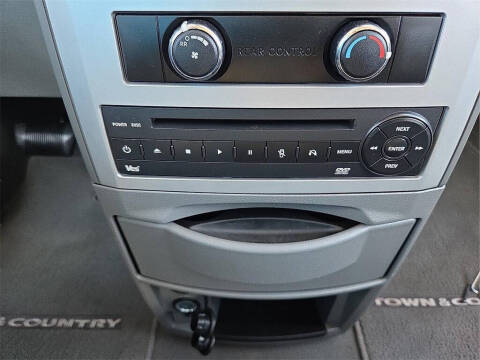 2010 Chrysler Town and Country Touring