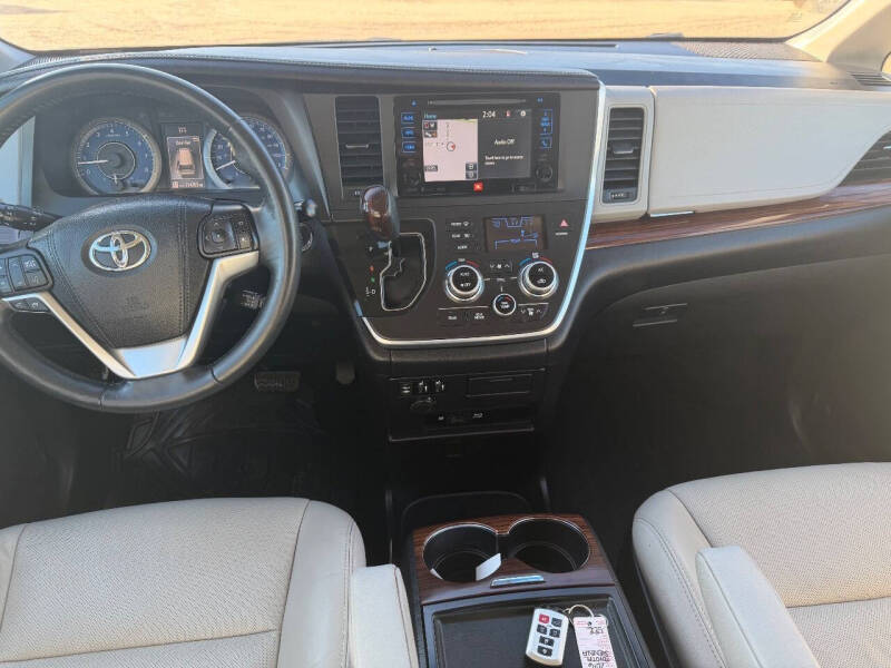 2016 Toyota Sienna XLE 7-Passenger