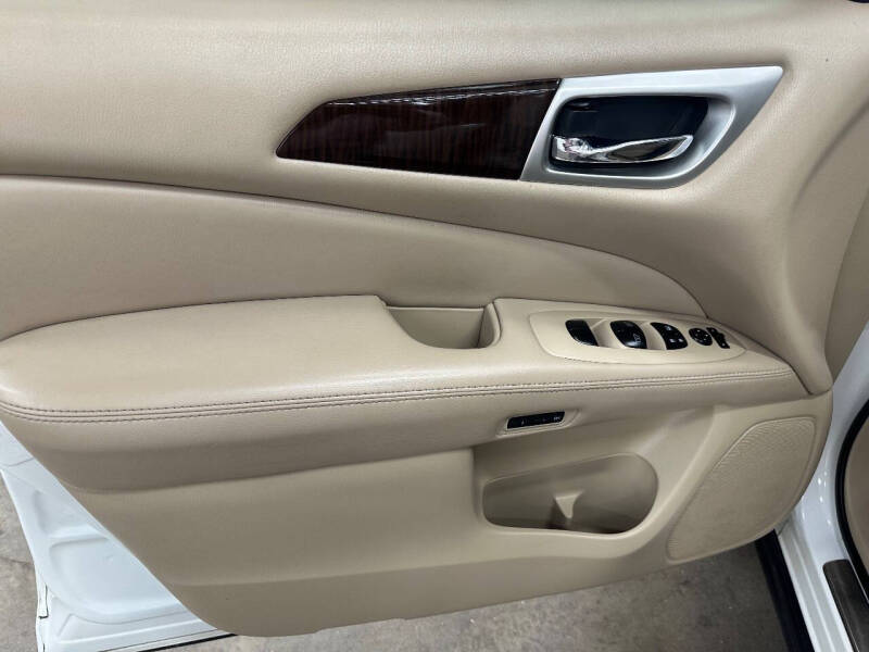 2014 Nissan Pathfinder Platinum