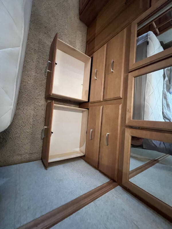 2007 Winnebago Adventurer