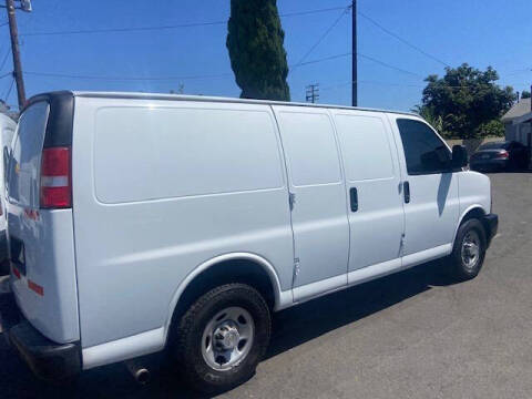 2017 Chevrolet Express 2500