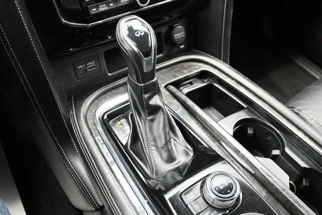 2021 Infiniti QX80 Luxe