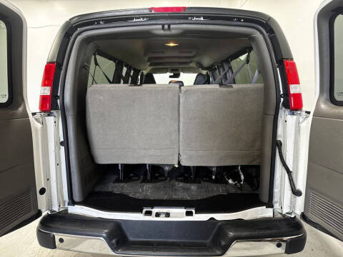 2025 Chevrolet Express LT 3500